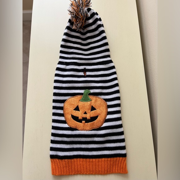Halloween Sweater with Hood. - Picture 3 of 9